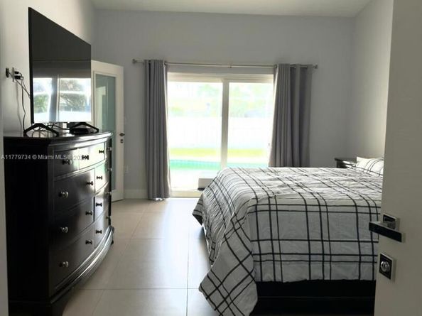10422 NW 50th Pl, Coral Springs FL 33076