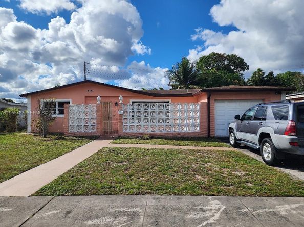 4241 NW 36th Ave, Lauderdale Lakes FL 33309
