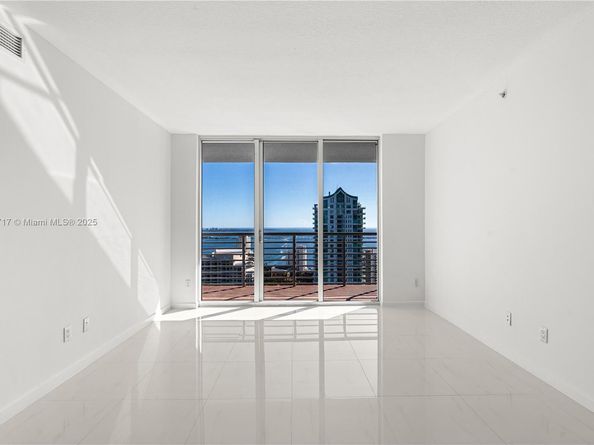 335 S Biscayne Blvd 4105, Miami FL 33131