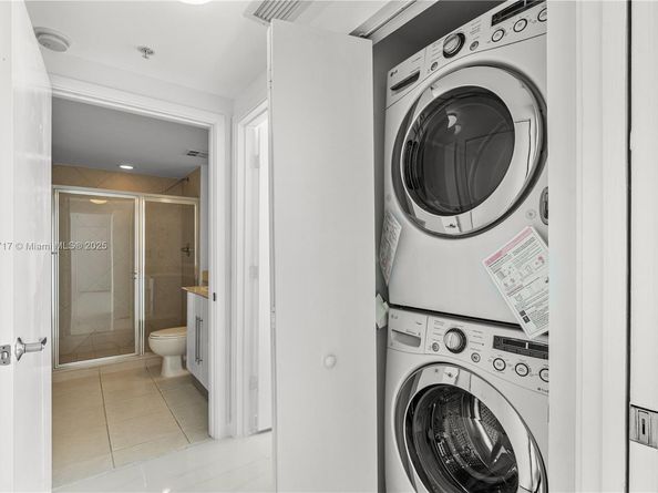 335 S Biscayne Blvd 4105, Miami FL 33131