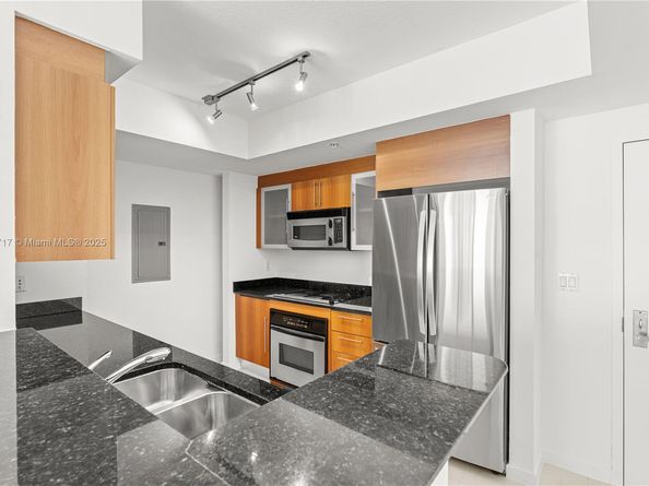 335 S Biscayne Blvd 4105, Miami FL 33131