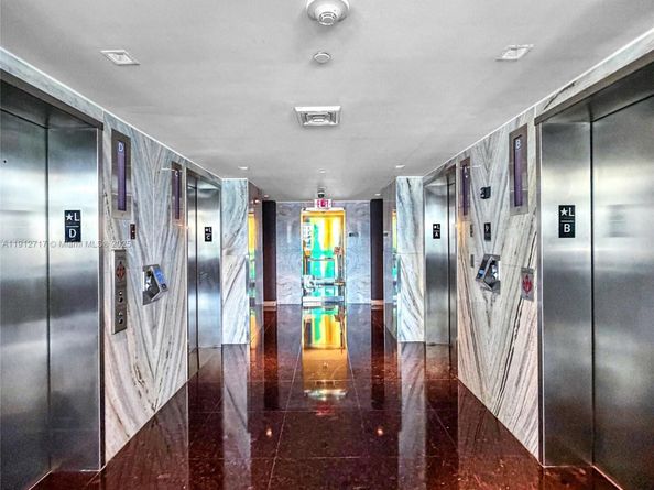 335 S Biscayne Blvd 4105, Miami FL 33131