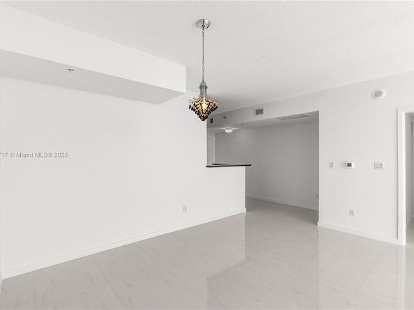 335 S Biscayne Blvd 4105, Miami FL 33131