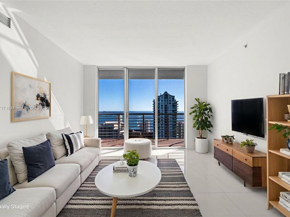 335 S Biscayne Blvd 4105, Miami FL 33131