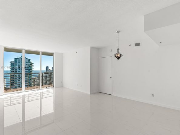 335 S Biscayne Blvd 4105, Miami FL 33131