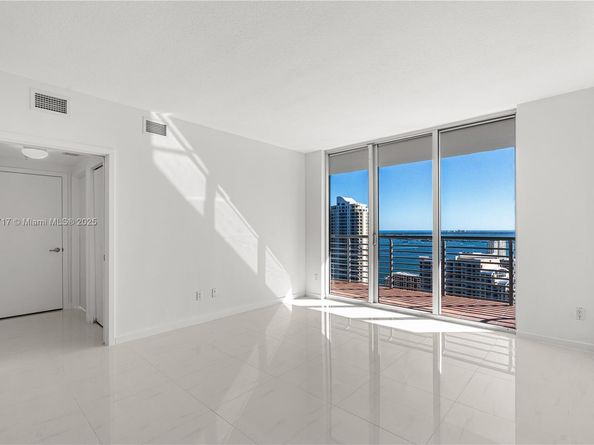 335 S Biscayne Blvd 4105, Miami FL 33131