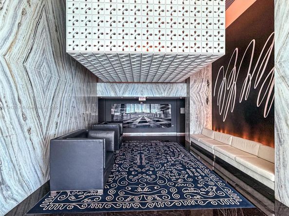 335 S Biscayne Blvd 4105, Miami FL 33131