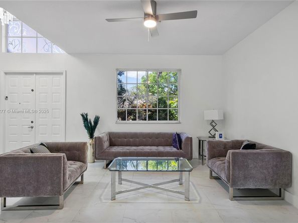 10922 NW 49th Dr, Coral Springs FL 33076