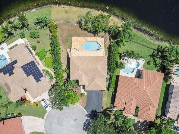 10922 NW 49th Dr, Coral Springs FL 33076