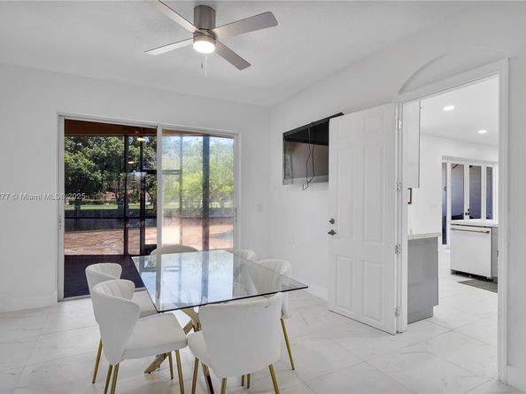 10922 NW 49th Dr, Coral Springs FL 33076