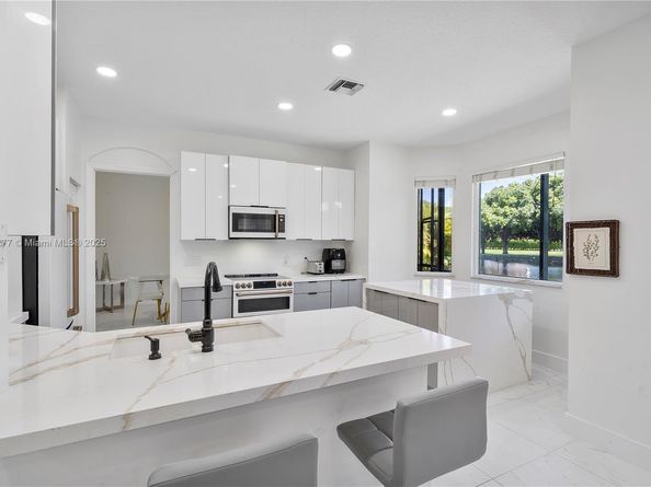 10922 NW 49th Dr, Coral Springs FL 33076