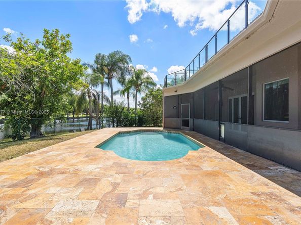 10922 NW 49th Dr, Coral Springs FL 33076