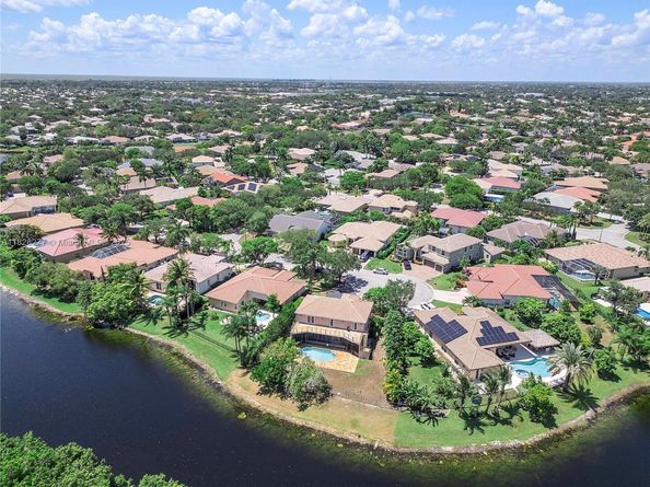 10922 NW 49th Dr, Coral Springs FL 33076