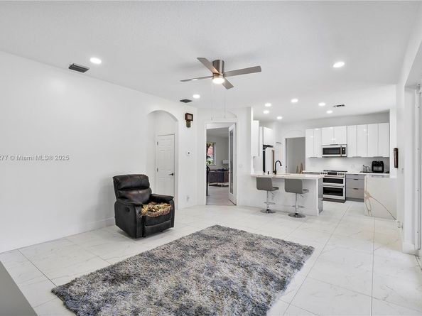 10922 NW 49th Dr, Coral Springs FL 33076