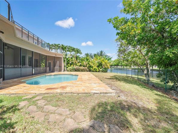 10922 NW 49th Dr, Coral Springs FL 33076