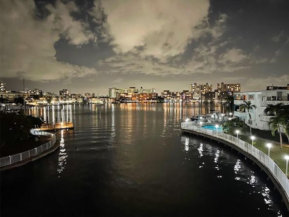 2500 Diana Dr 306, Hallandale Beach FL 33009