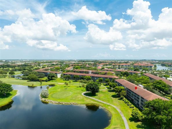 850 SW 133rd Ter 312B, Pembroke Pines FL 33027