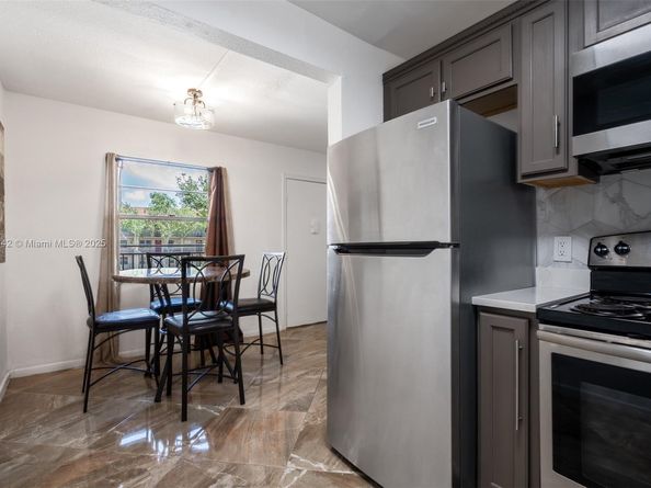 850 SW 133rd Ter 312B, Pembroke Pines FL 33027
