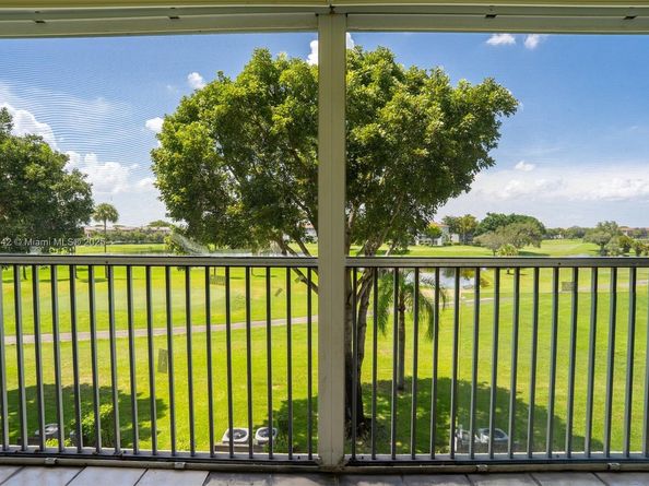 850 SW 133rd Ter 312B, Pembroke Pines FL 33027