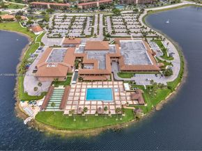 850 SW 133rd Ter 312B, Pembroke Pines FL 33027