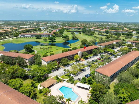 850 SW 133rd Ter 312B, Pembroke Pines FL 33027