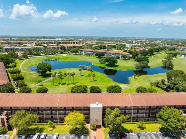 850 SW 133rd Ter 312B, Pembroke Pines FL 33027