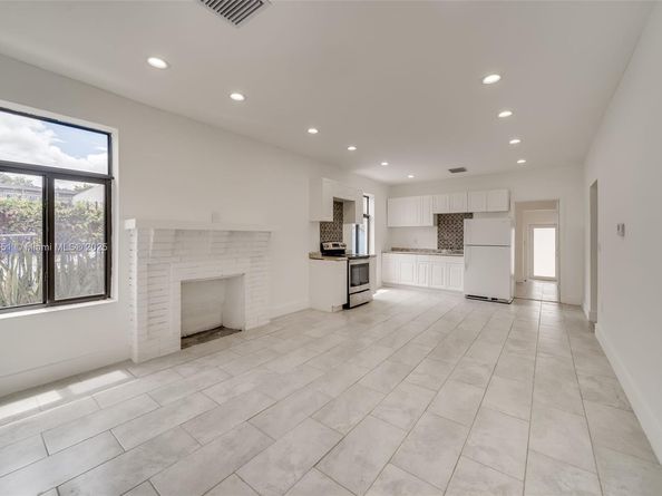 247 NW 54th St, Miami FL 33127