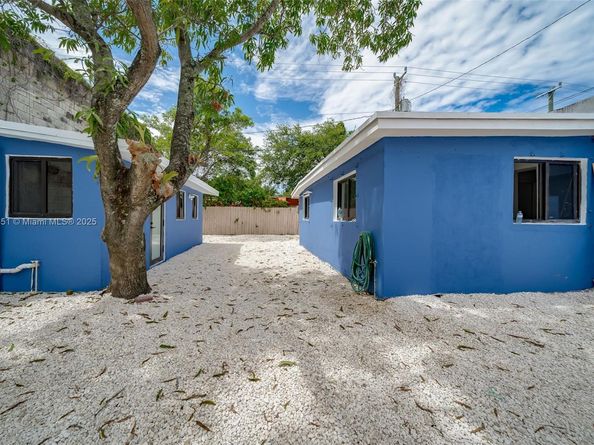 247 NW 54th St, Miami FL 33127