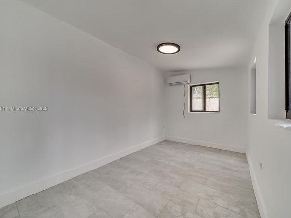 247 NW 54th St, Miami FL 33127