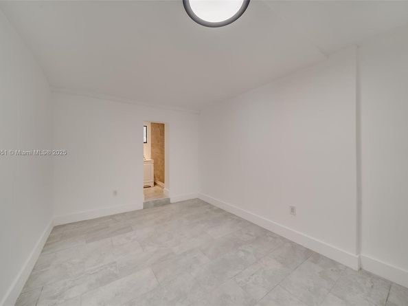 247 NW 54th St, Miami FL 33127