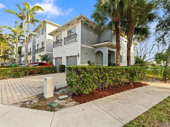 3546 NW 14th Ct, Lauderhill FL 33311