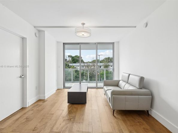 13800 Highland Dr 202, North Miami Beach FL 33181