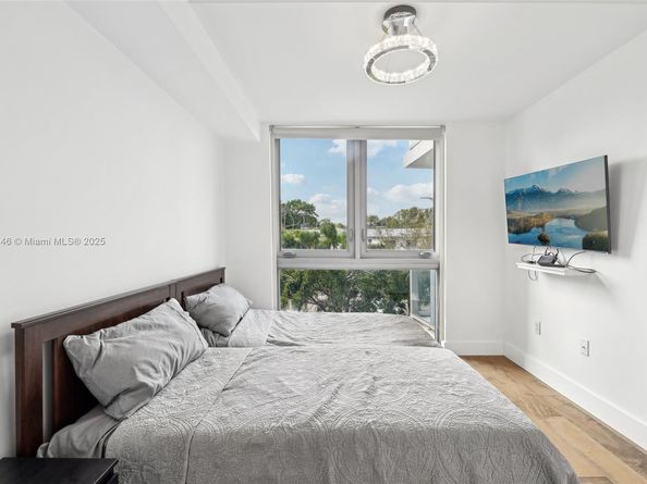 13800 Highland Dr 202, North Miami Beach FL 33181