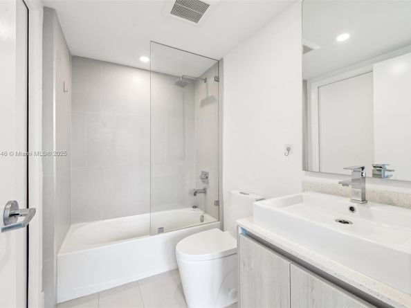 13800 Highland Dr 202, North Miami Beach FL 33181