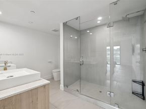 13800 Highland Dr 202, North Miami Beach FL 33181