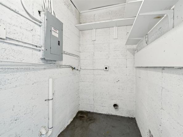 13800 Highland Dr 202, North Miami Beach FL 33181