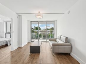 13800 Highland Dr 202, North Miami Beach FL 33181