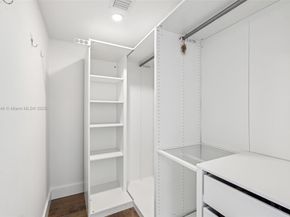 13800 Highland Dr 202, North Miami Beach FL 33181