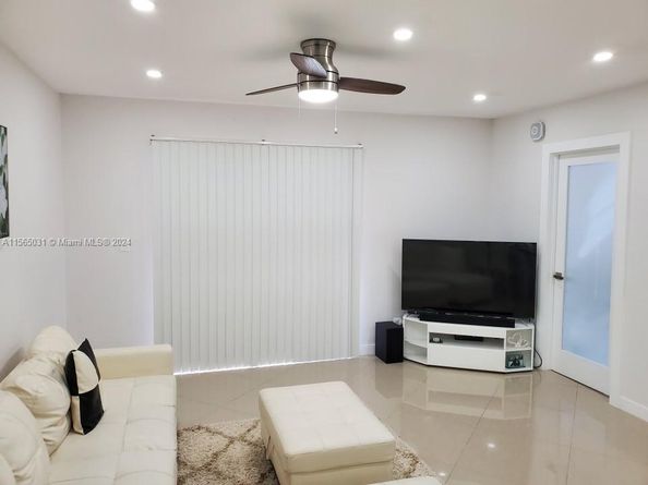 259 S Cypress Rd 526, Pompano Beach FL 33060