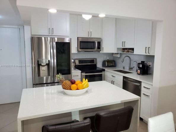 259 S Cypress Rd 526, Pompano Beach FL 33060