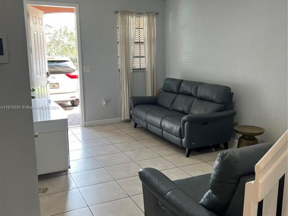 152 SE 37th Ter 152, Homestead FL 33033