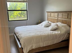 152 SE 37th Ter 152, Homestead FL 33033