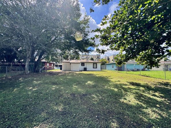 2511 Atlantic Ave, Opa-Locka FL 33054