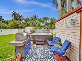 1340 Jackson St, Hollywood FL 33019