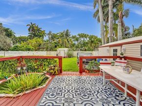 1340 Jackson St, Hollywood FL 33019