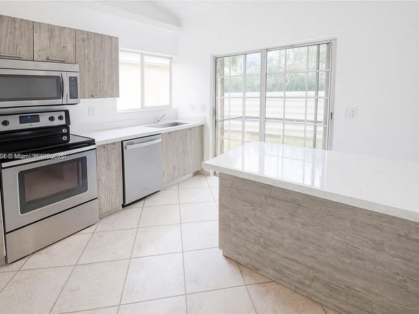 14478 SW 139th Ave Cir W, Miami FL 33186