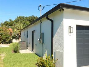 912 W 10th St, Riviera Beach FL 33404