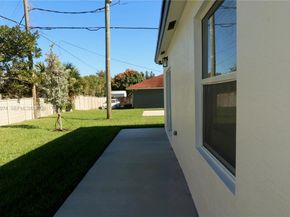 912 W 10th St, Riviera Beach FL 33404