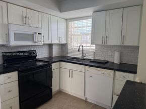 910 Michigan Ave 305, Miami Beach FL 33139