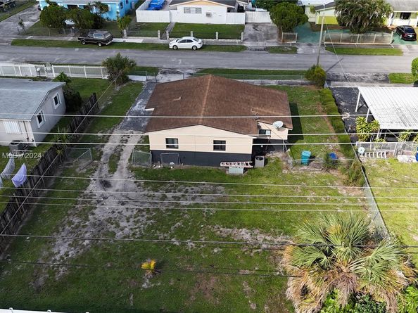 3260 NW 209th Ter, Miami Gardens FL 33056